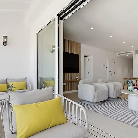 Апартаменти Modern Puerto Banus Frontline Penthouse Марбелья