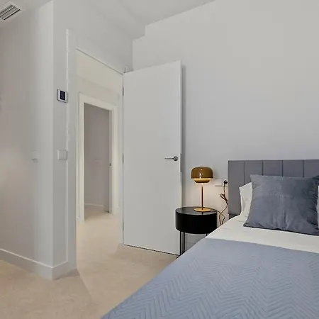 Modern Puerto Banus Frontline Penthouse Апартаменти Марбелья