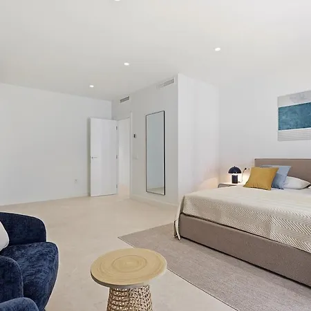 Modern Puerto Banus Frontline Penthouse Апартаменти Марбелья