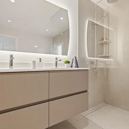 Modern Puerto Banus Frontline Penthouse *