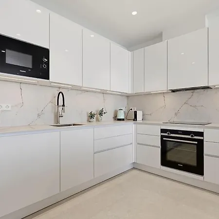 Апартаменти Modern Puerto Banus Frontline Penthouse